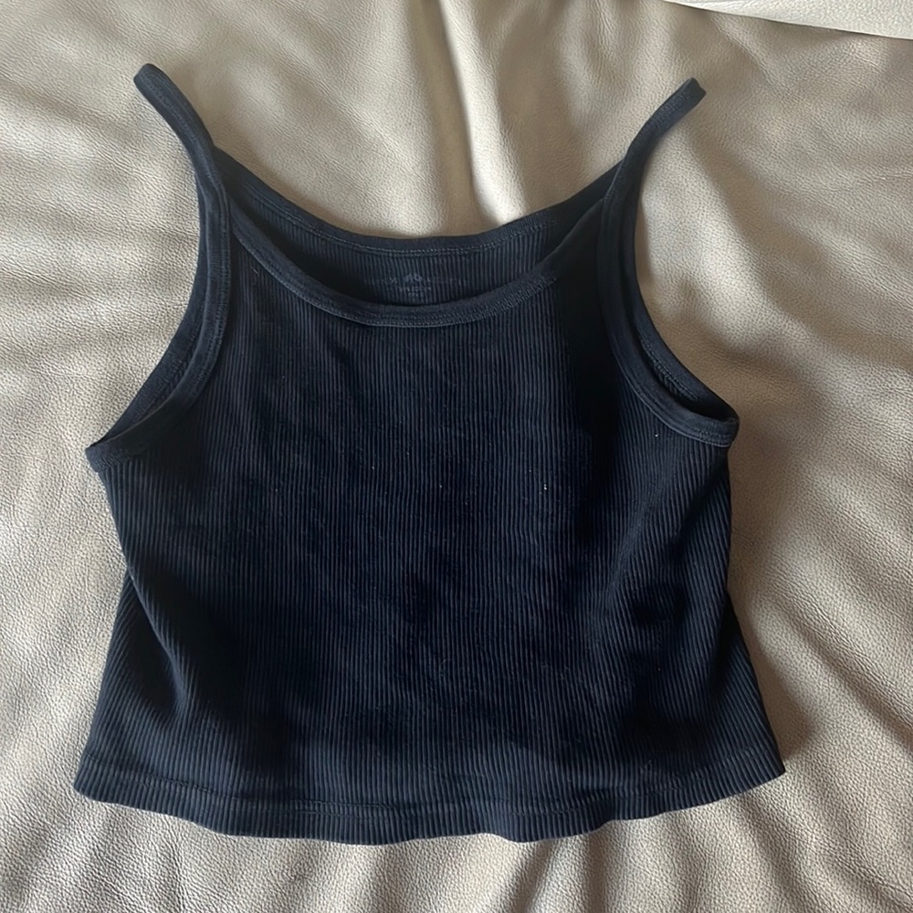 BRANDY MELVILLE BLACK CROPPED TANK TOP